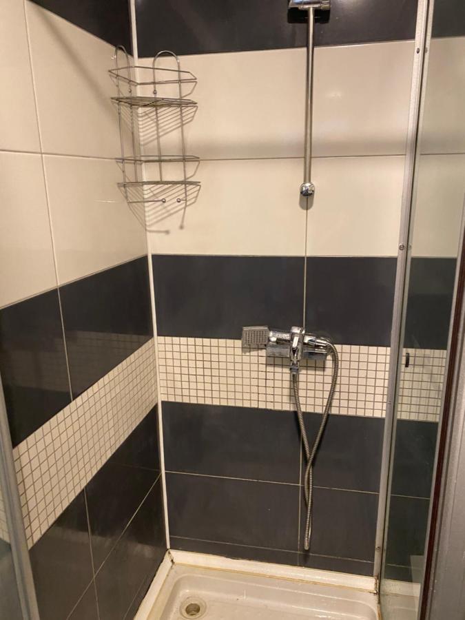 Hostel Matteo Пристина Екстериор снимка