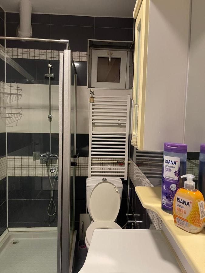 Hostel Matteo Пристина Екстериор снимка