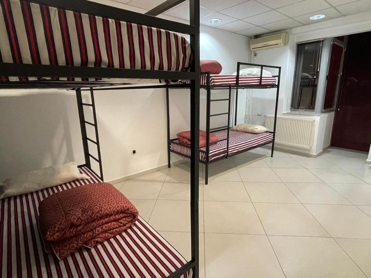 Hostel Matteo Пристина Екстериор снимка