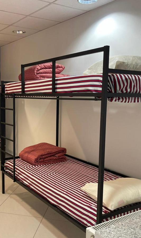 Hostel Matteo Пристина Екстериор снимка